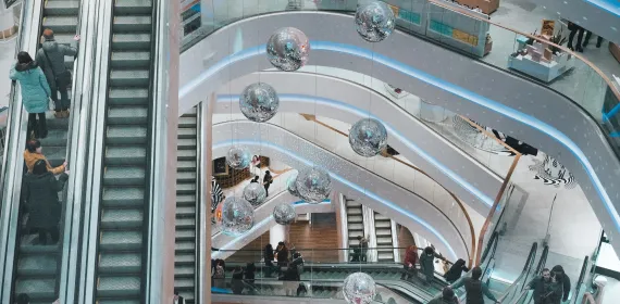 Comprehensive shopping mall security coverage